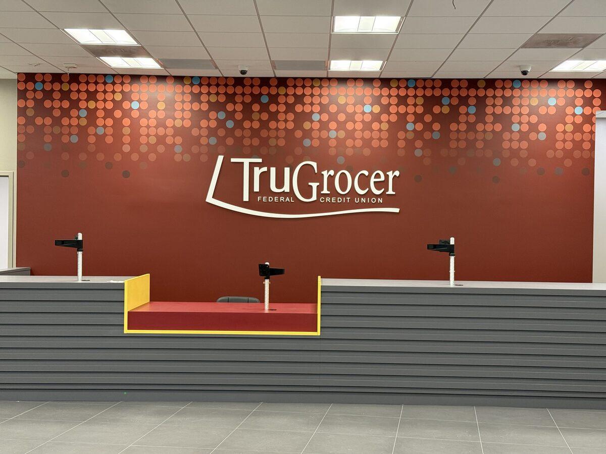 Wall wrap and acrylic dimensional letters — CG Signs Jacksonville FL